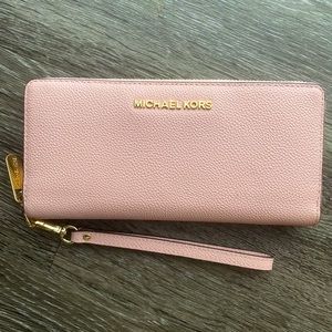 Michael Kors Jet Set Travel Wallet